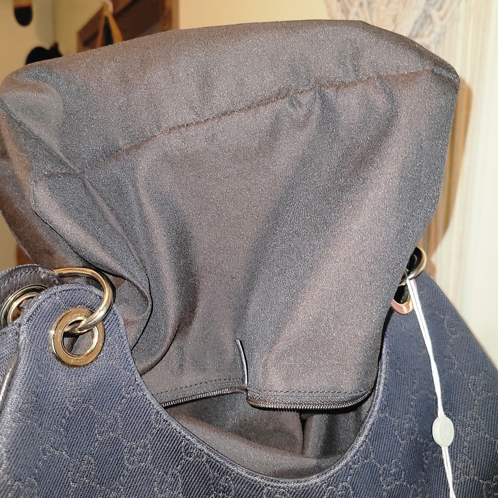 Authentic GUCCI bag - Picture 7 of 12